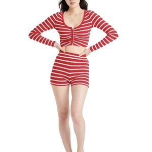 Colsie Target Red & White Long Sleeve and Shorts Pajamas Set - Size Small